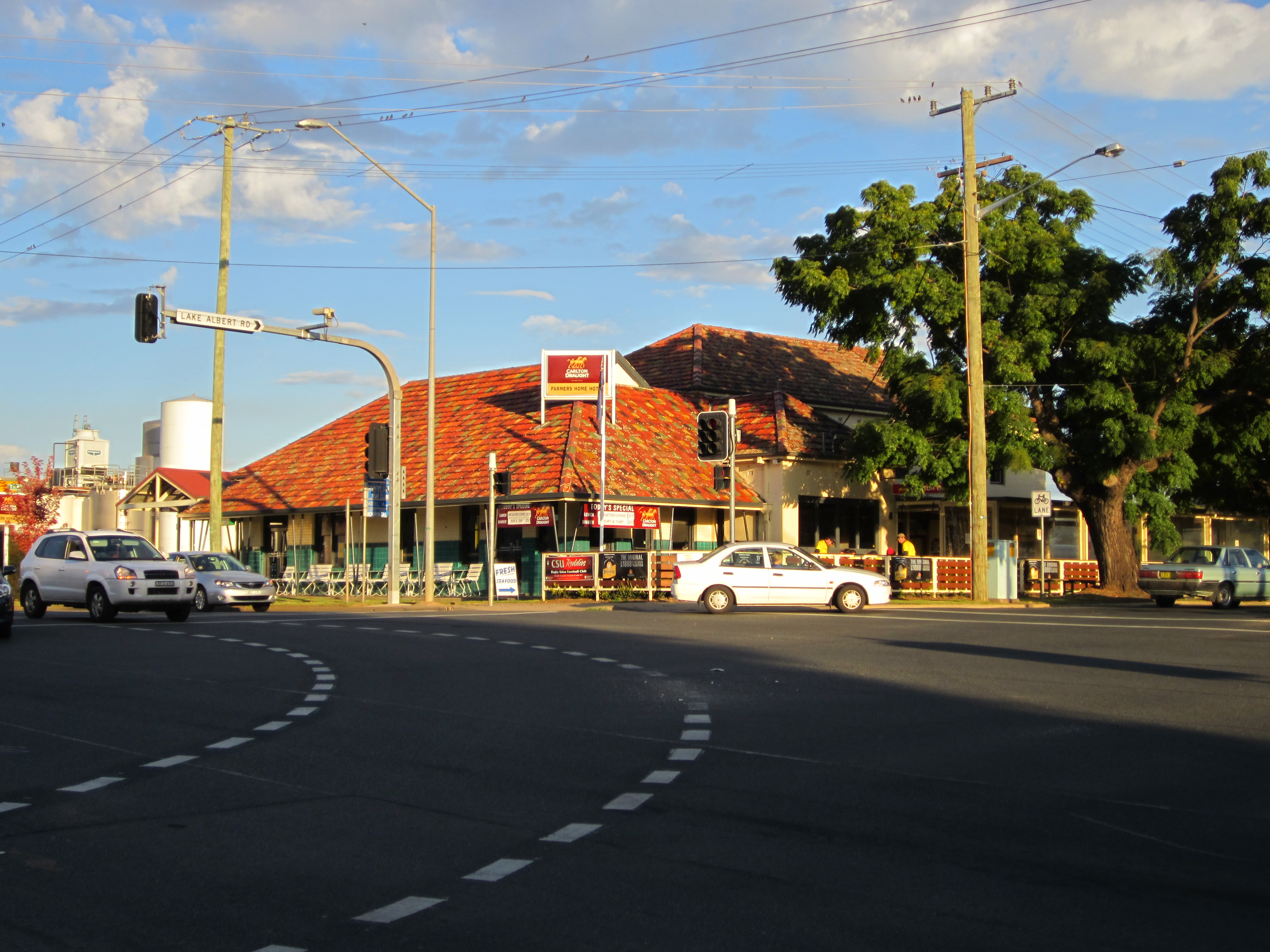  Girls in Wagga Wagga, Australia